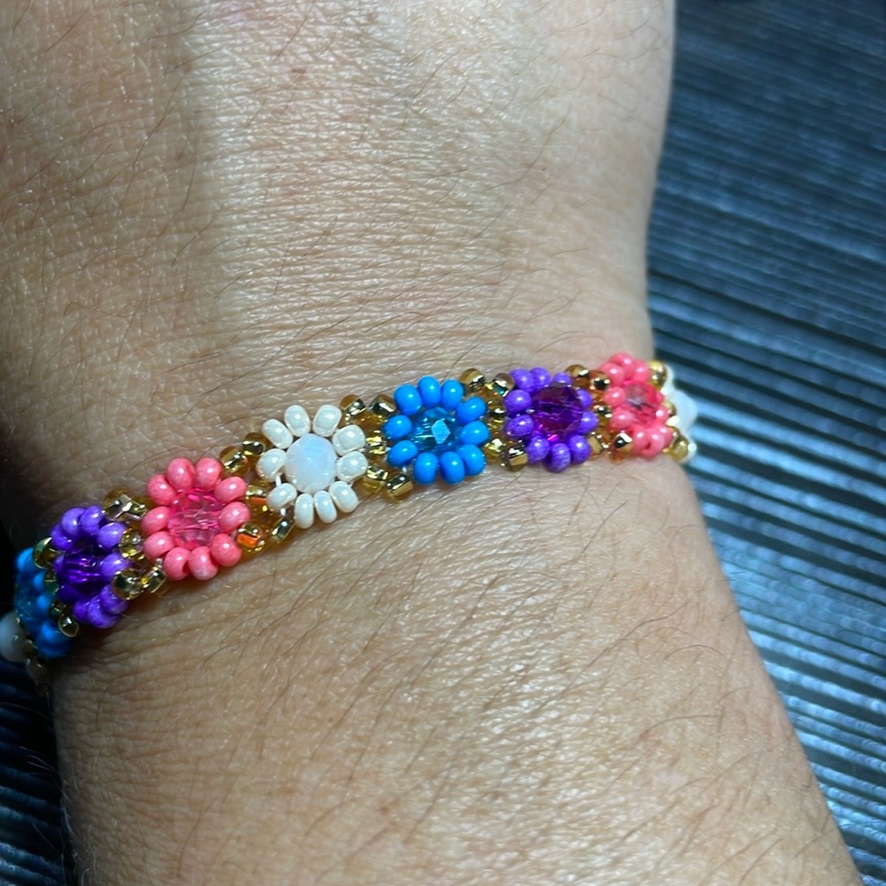 Handmade flower seeded bracelet